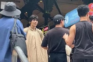 向佐怪异造型引热议，郭碧婷豪门婚姻背后的无奈