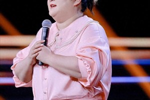 贾玲狂减100斤引热议：健康与艺术的代价