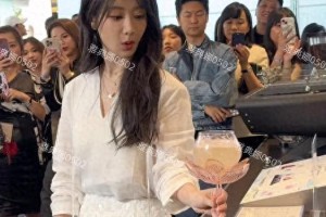 杨紫杭州活动亮相，新剧《家业》杀青后真实感圈粉